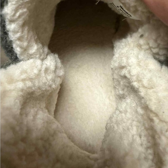 LL Bean Cozy Green Women’s Slippers - Picture 8 of 8